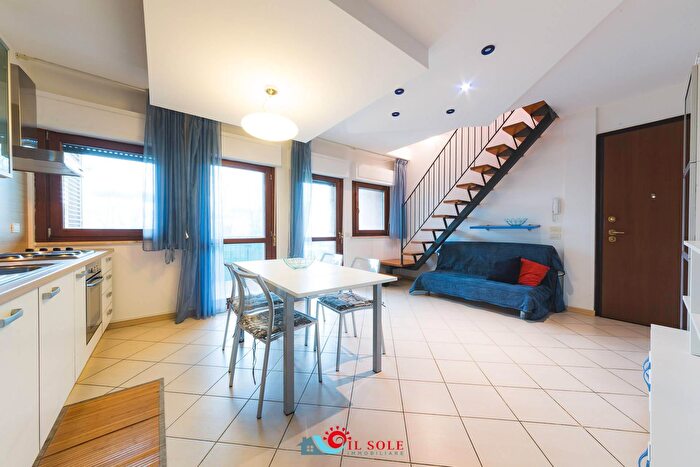 Appartamento trilocale in affitto in Via delle Agavi, Pisa