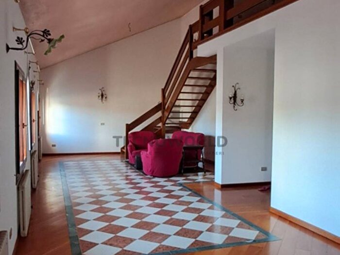 Appartamento trilocale in affitto in Piazza Guglielmo Marconi, Centro, Malo