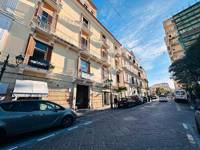 Appartamento bilocale in vendita in Corso Vittorio Emanuele, Torre Del Greco