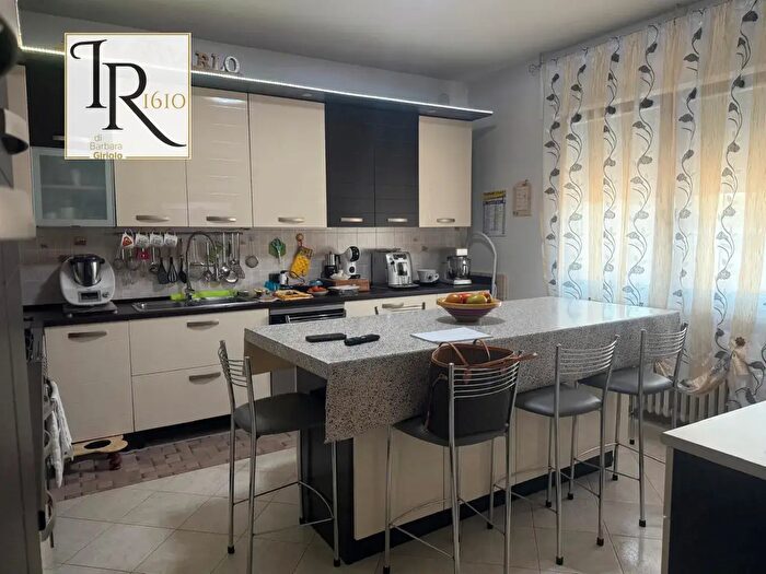 Casa con 11 locali in vendita in Terrazzo