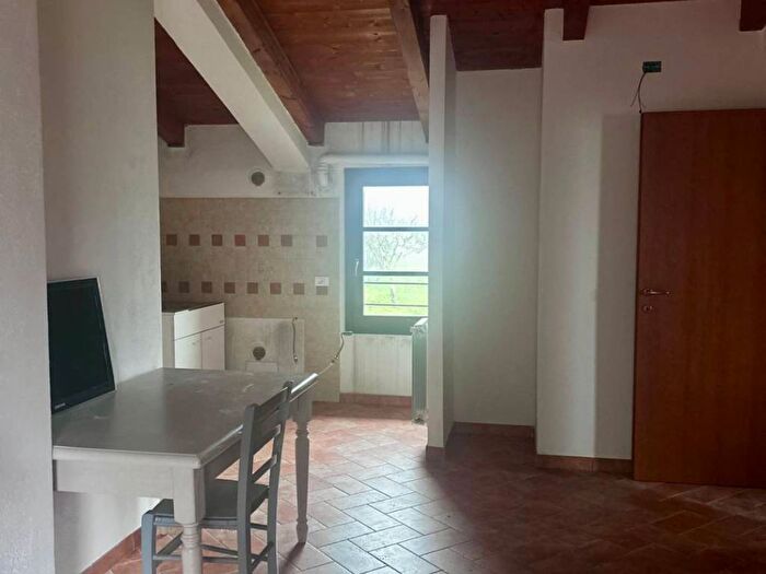 Appartamento trilocale in affitto in Tresana, Centro