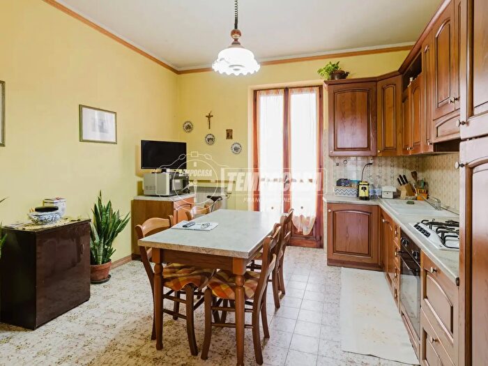 Casa con 7 locali in vendita in Via Monte Pasubio, Fossano