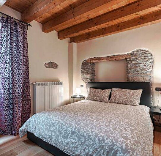 Appartamento quadrilocale in affitto in Via Delle Scuole, Pezzo, Ponte di Legno