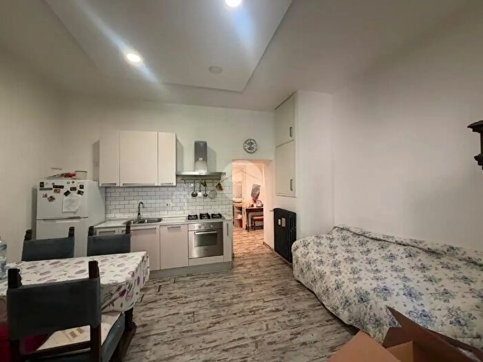 Appartamento trilocale in vendita in Piazza dei Visconti, Roma