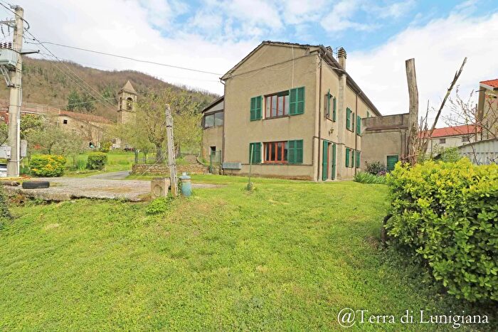 Appartamento con 5 locali in vendita in Ceretoli, Pontremoli