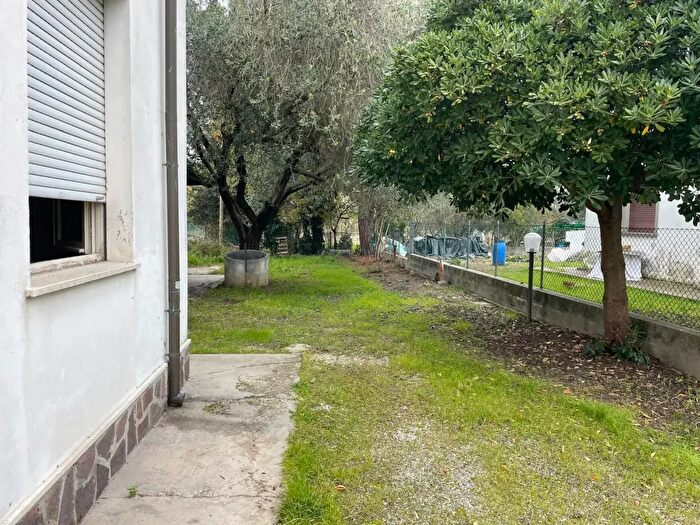 Casa con 8 locali in vendita in Via Cesenatico, Cesenatico