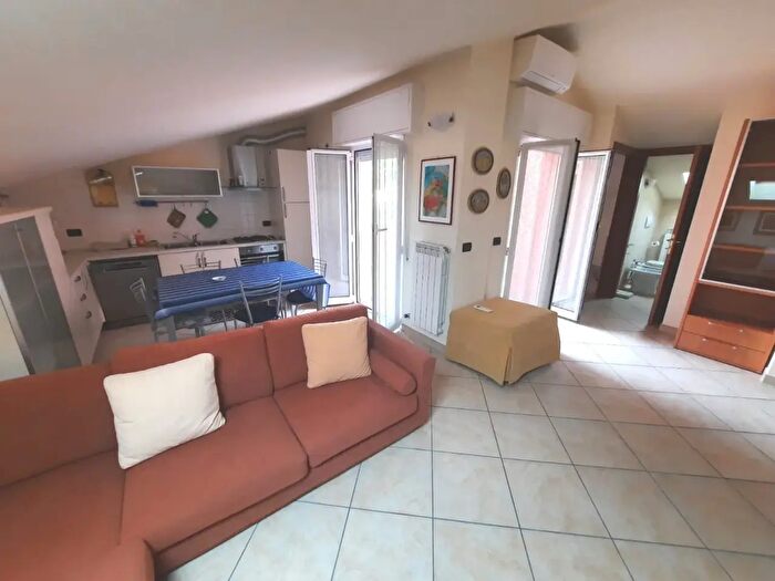 Appartamento trilocale in vendita in Via Pirelli, Pietra Ligure