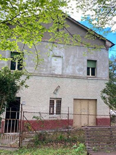Casa con 5 locali in vendita in Contrada Paterno, Tolentino