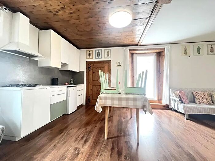 Appartamento trilocale in vendita in Via Roma, Sondalo