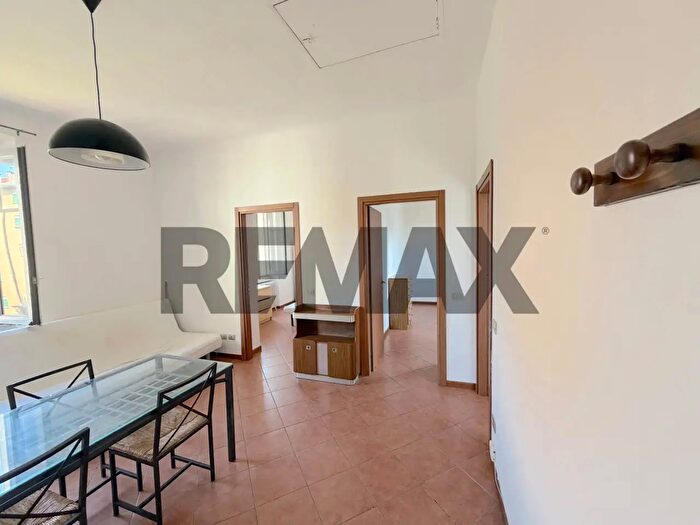 Appartamento trilocale in affitto in Via Grivola, Milano