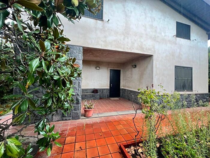 Casa con 6 locali in vendita in Via Pietro della Francesca, Trecastagni