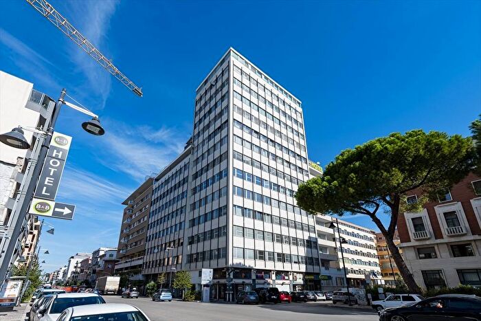 Appartamento con 5 locali in affitto in Corso Vittorio Emanuele II, Via Venezia Lungofiume Paolucci, Pescara