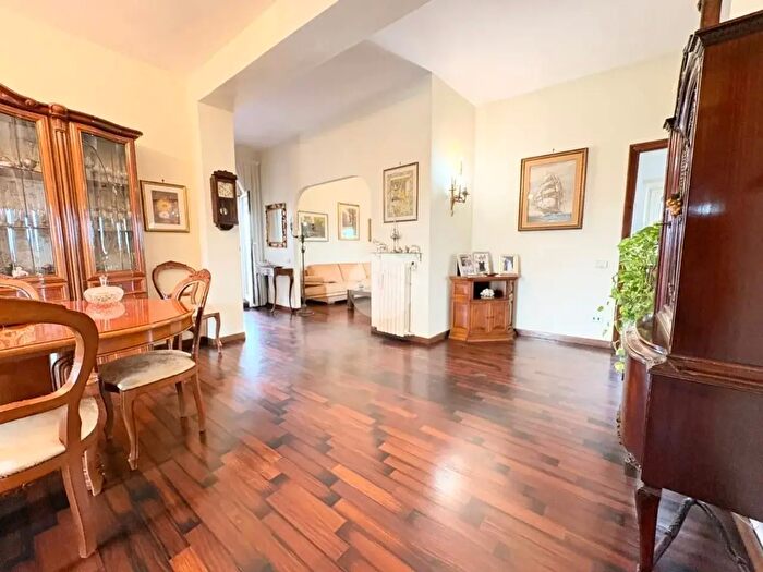 Appartamento quadrilocale in vendita in Via Semproniano, Roma