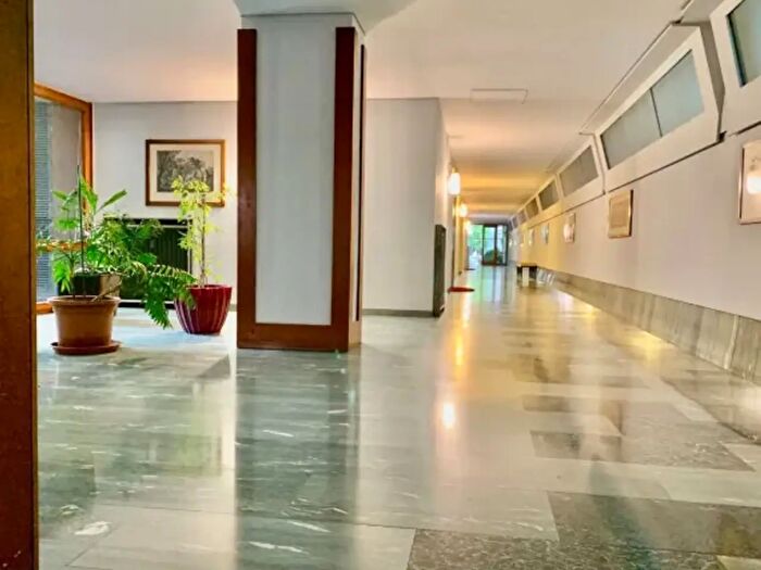 Appartamento quadrilocale in vendita in Via Ferrucci Milano, Milano