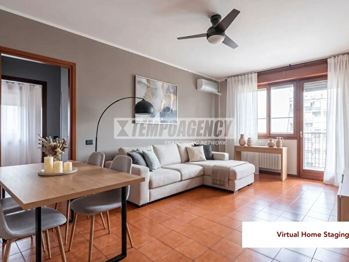 Appartamento trilocale in vendita in Via Roma, Garbagnate Milanese