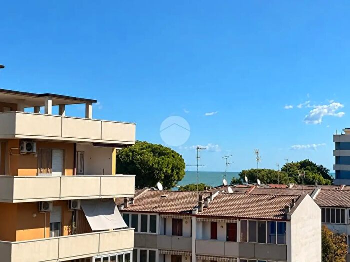 Appartamento trilocale in vendita in Viale Marco Valerio Marziale, Ravenna