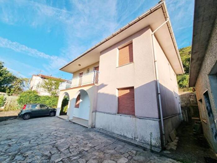Casa con 6 locali in vendita in Via Serra, Moconesi