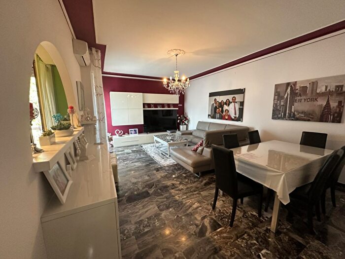 Appartamento con 5 locali in vendita in Via Tonzig, Padova