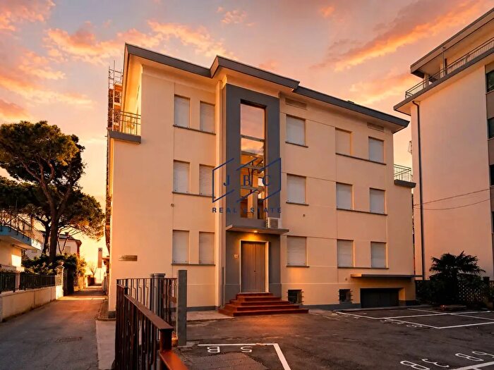 Appartamento trilocale in affitto in Via Andrea Bafile, Jesolo