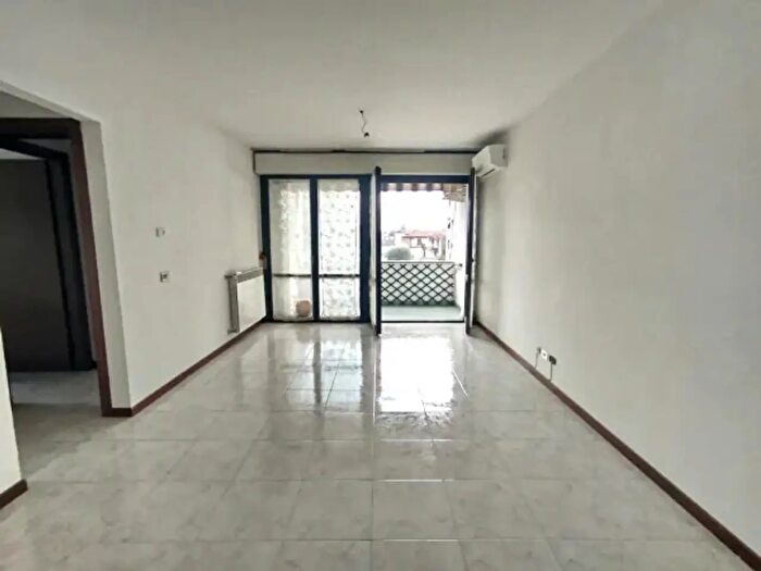 Appartamento trilocale in vendita in Via Giacomo Leopardi g, Erba