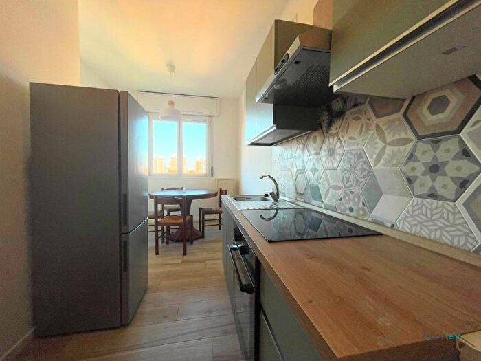 Appartamento quadrilocale in affitto in Via Ugo Ojetti, Gallaratese, Milano