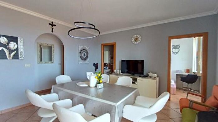 Appartamento quadrilocale in vendita in Via Nazionale, Piraino