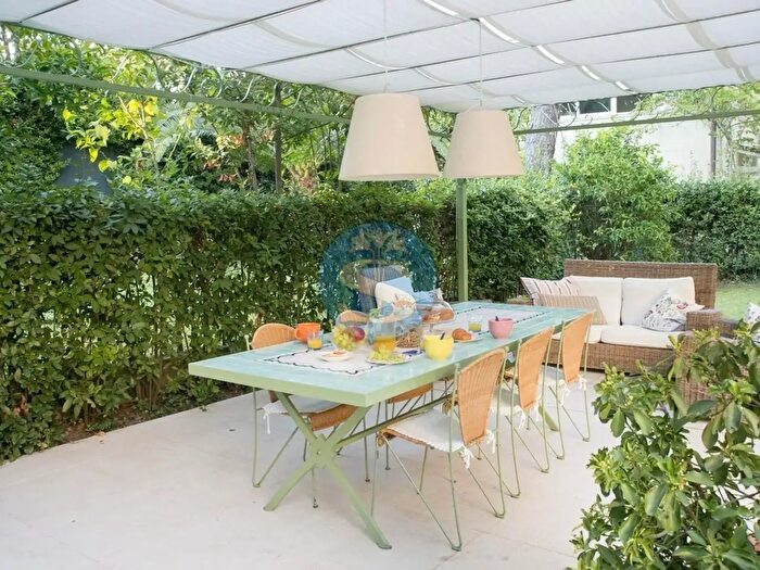 Appartamento con 6 locali in affitto in Pietrasanta