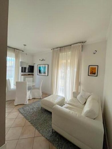 Appartamento trilocale in affitto in Viale Piero Maroncelli, Riccione