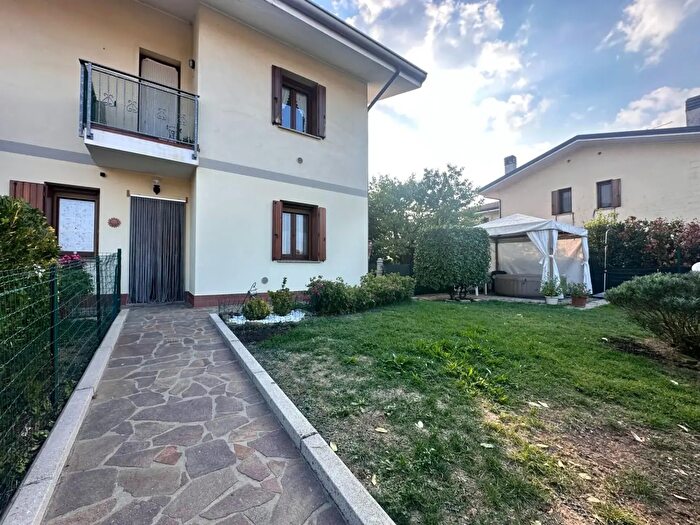 Appartamento trilocale in vendita in Aiello Del Friuli