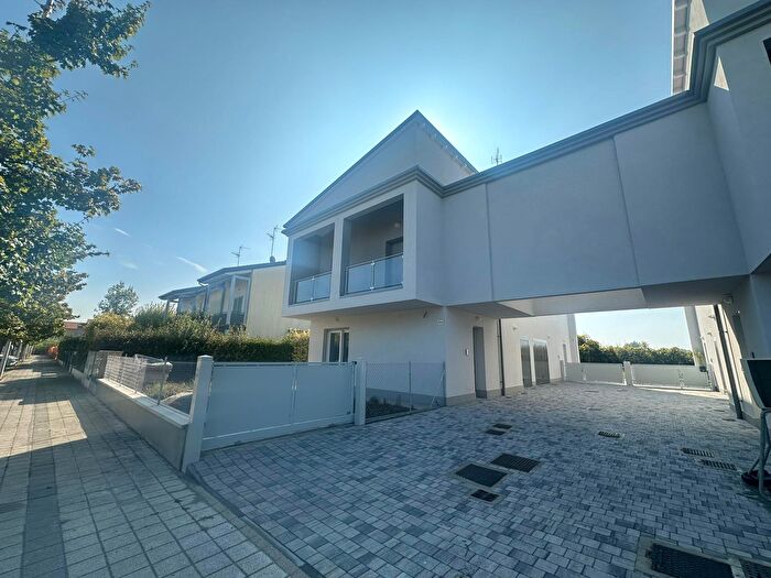 Casa quadrilocale in vendita in Via Rino Pezzoli Snc, Malalbergo