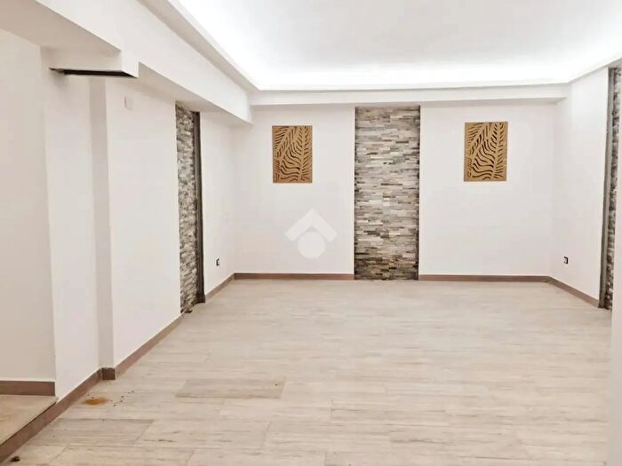 Appartamento bilocale in vendita in Via Acciaioli, Roma