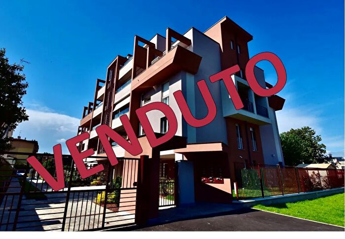 Appartamento trilocale in vendita in Via Pasubio, Paderno Dugnano