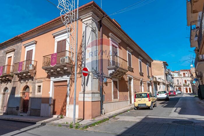 Casa con 7 locali in vendita in Via Vincenzo Gioberti, Grammichele