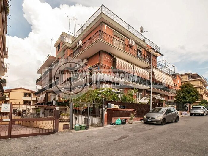Appartamento bilocale in vendita in Via Capaci, Roma