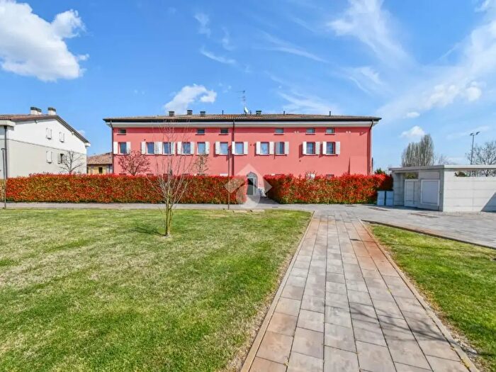 Appartamento trilocale in vendita in Via Navigazione, Ferrara