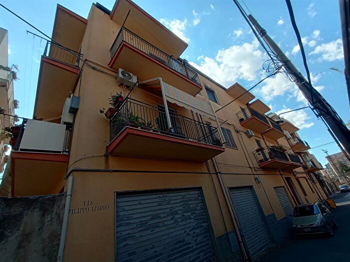 Appartamento con 5 locali in vendita in Via Liardo Leonforte, Leonforte