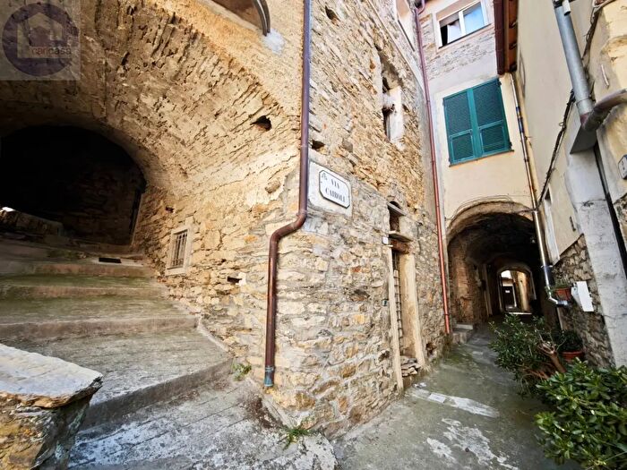 Appartamento quadrilocale in vendita in Via Cairoli, Dolcedo