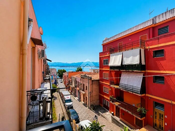 Appartamento trilocale in vendita in Via Domenico Maisano, Milazzo
