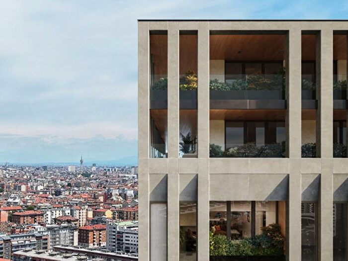 Appartamento quadrilocale in affitto in Viale Giulio Richard, Barona, Milano