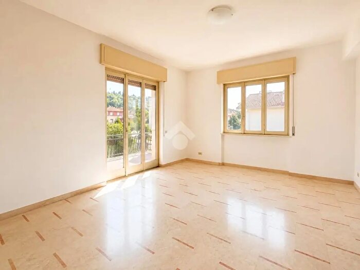 Appartamento trilocale in vendita in Via Don Giovanni Todeschini, Mozzo