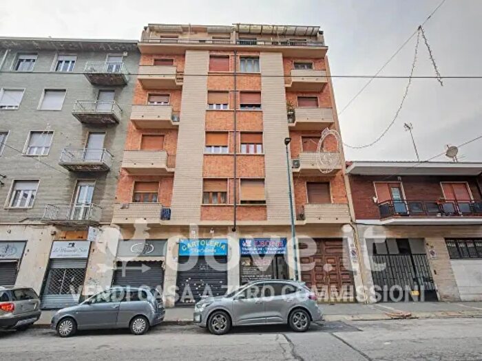 Appartamento trilocale in vendita in Via Chiesa della Salute, Torino