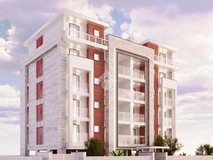 Appartamento trilocale in vendita in Via dei Gerani, Latina