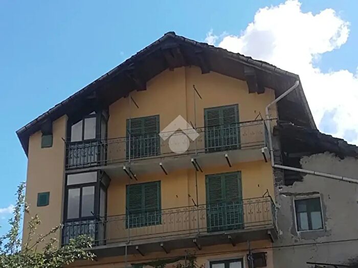 Appartamento quadrilocale in vendita in Via Cernesio, Ceres