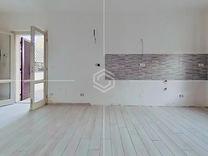 Casa quadrilocale in vendita in Cascina