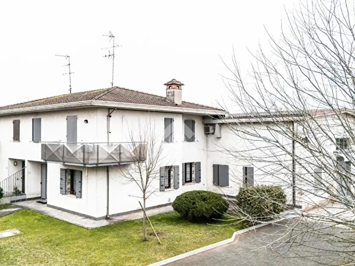 Casa con 7 locali in vendita in Sp Ovest, Pegognaga
