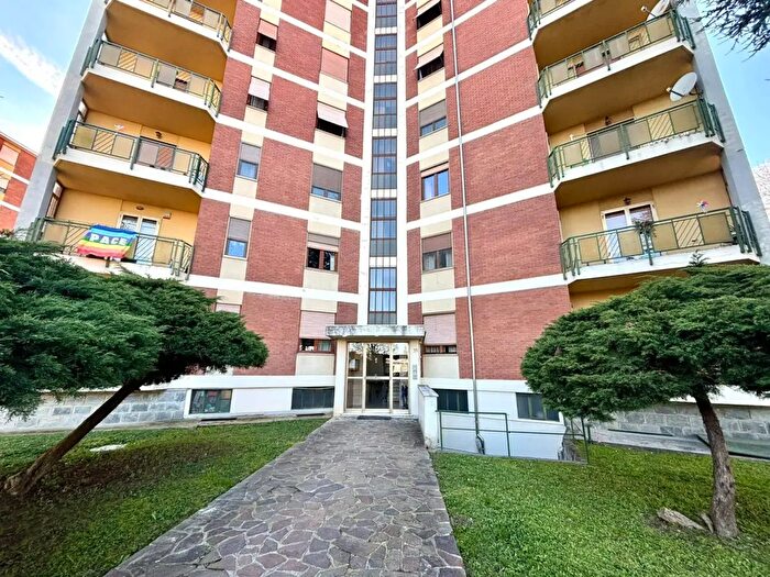 Appartamento con 5 locali in vendita in Via Don Giovanni Bosco, Alessandria