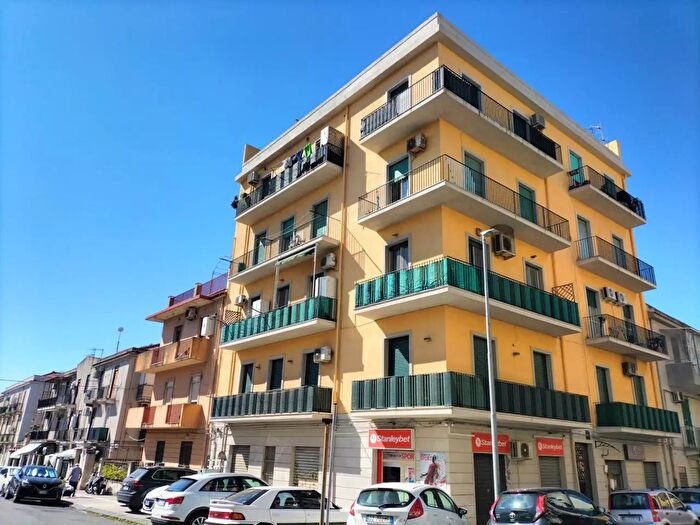 Appartamento trilocale in vendita in Via Roma, Messina