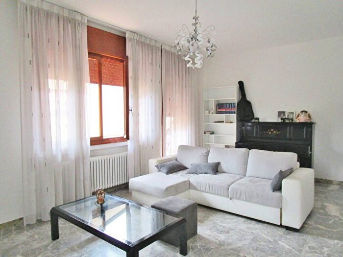 Appartamento con 6 locali in affitto in Viale Guglielmo Pecori Giraldi, Santa Bertilla San Felice Cattane Villaggio del Sole Maddalene, Vicenza