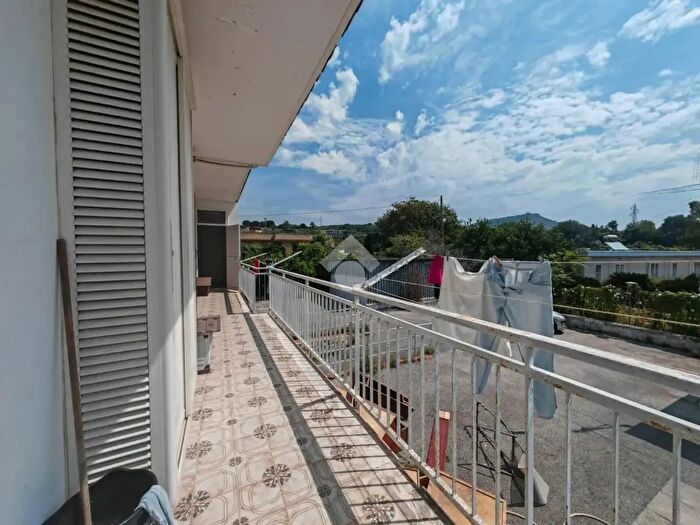Appartamento con 5 locali in affitto in Via Contrada La Schiana, Pozzuoli