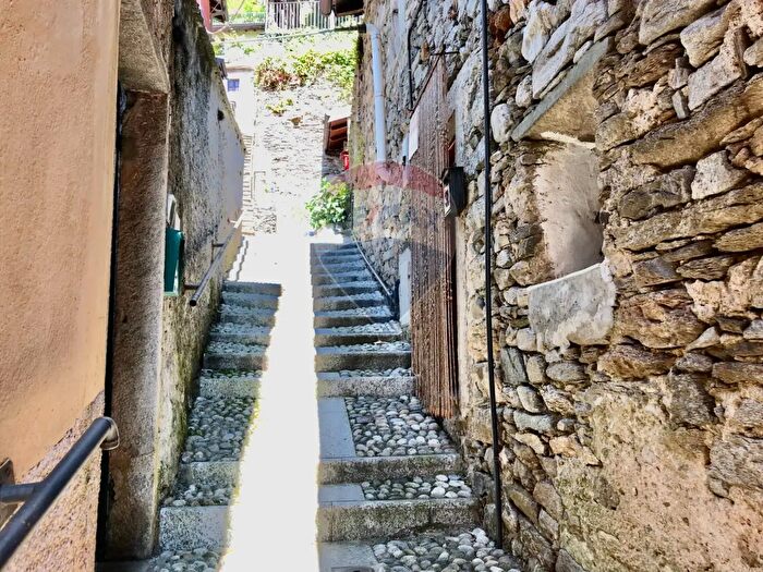 Casa bilocale in vendita in Oggebbio